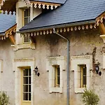 La Cour De La Fleunie 1