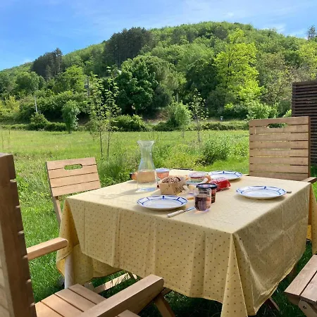 La Cour De La Fleunie 1 *