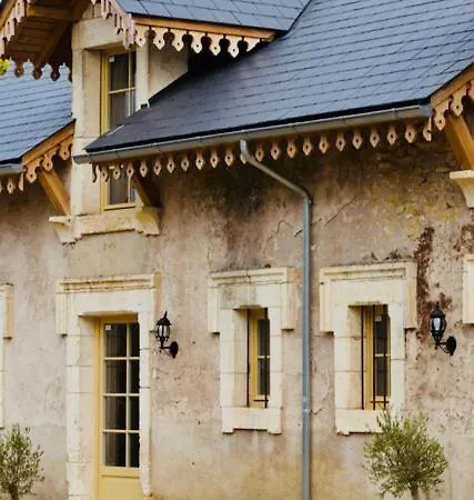La Cour De La Fleunie 1