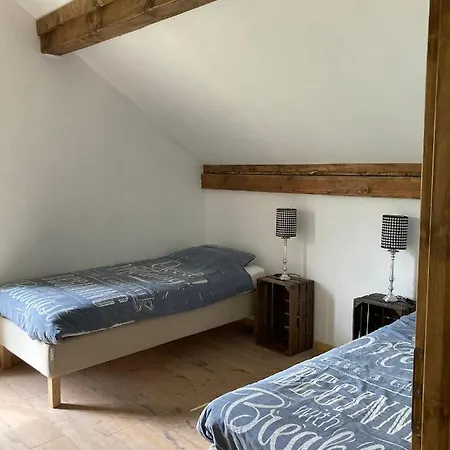 La Cour De La Fleunie 1