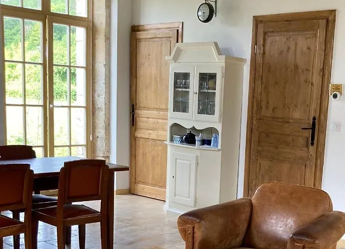 La Cour De La Fleunie 1 * La Machome